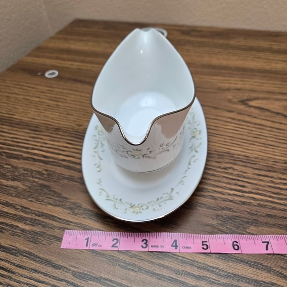 SANGO China Gravy Boat Attached Underplate Debutant Pattern Gold Trim - Picture 7 of 8